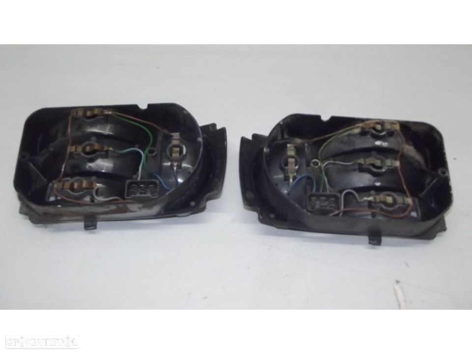 Bmw 1502/1602/2002 cocas dos farolins traseiros em bom estado - 2