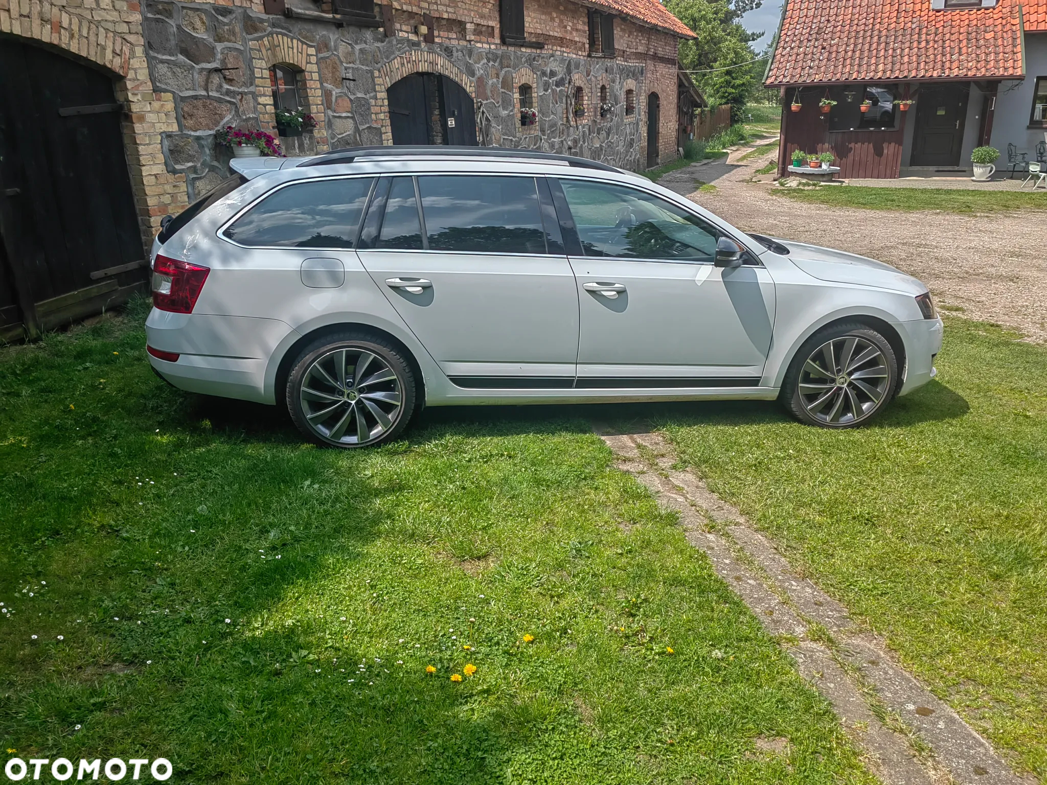 Skoda Octavia 2.0 TDI 4x4 L&K DSG - 6