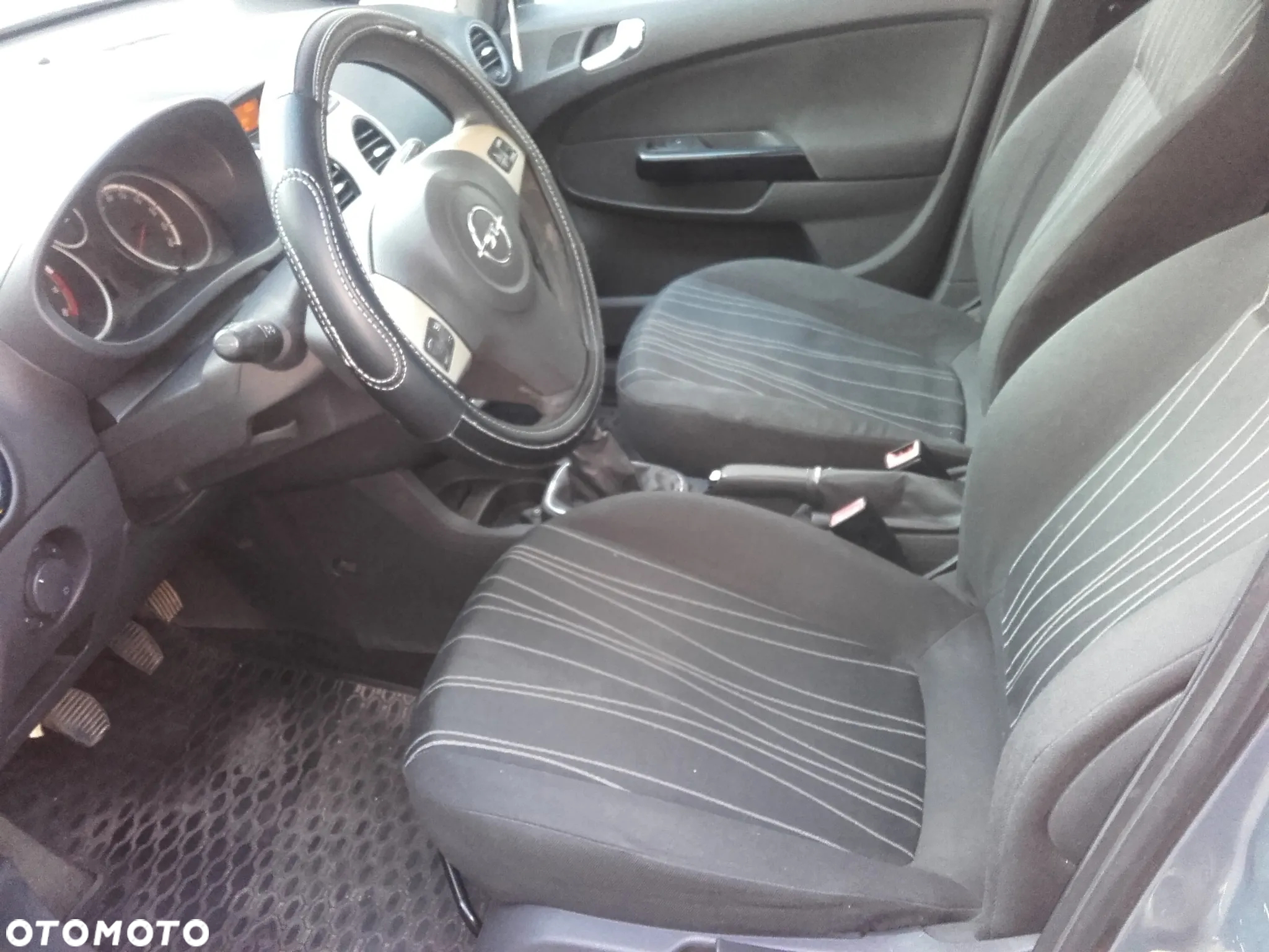 Opel Corsa 1.4 16V Cosmo - 20