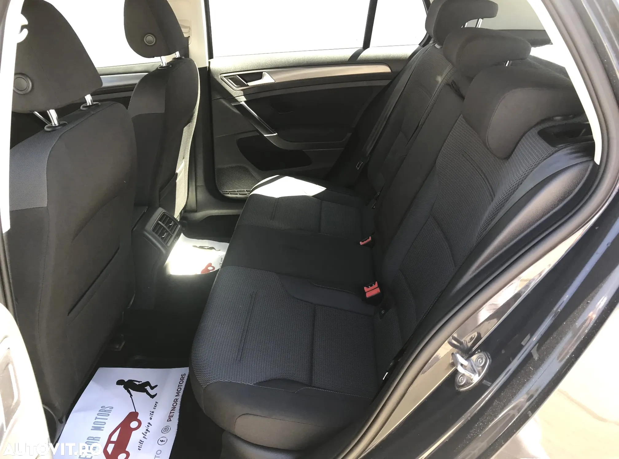 Volkswagen Golf 1.6 TDI Comfortline - 14