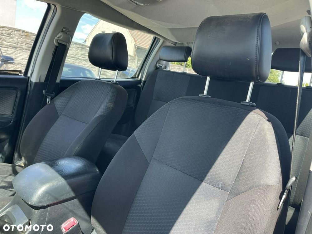 Toyota Hilux 4x4 Double Cab - 10