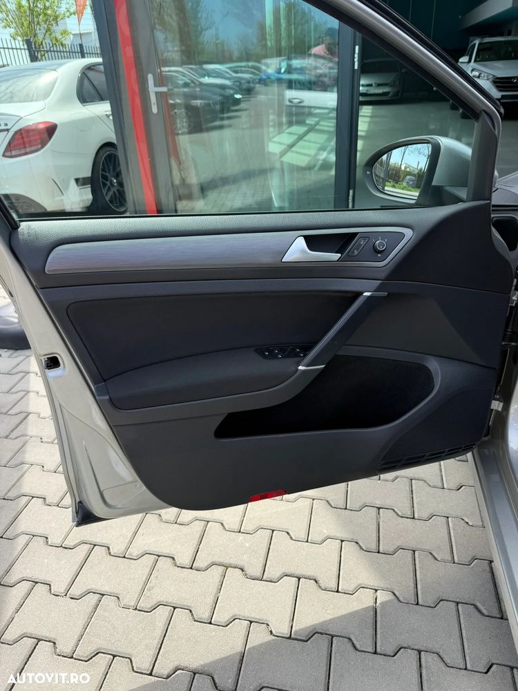 Volkswagen Golf 1.2 TSI BlueMotion Technology Comfortline - 24