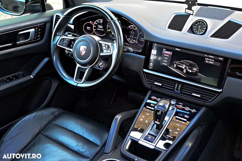 Porsche Cayenne - 10