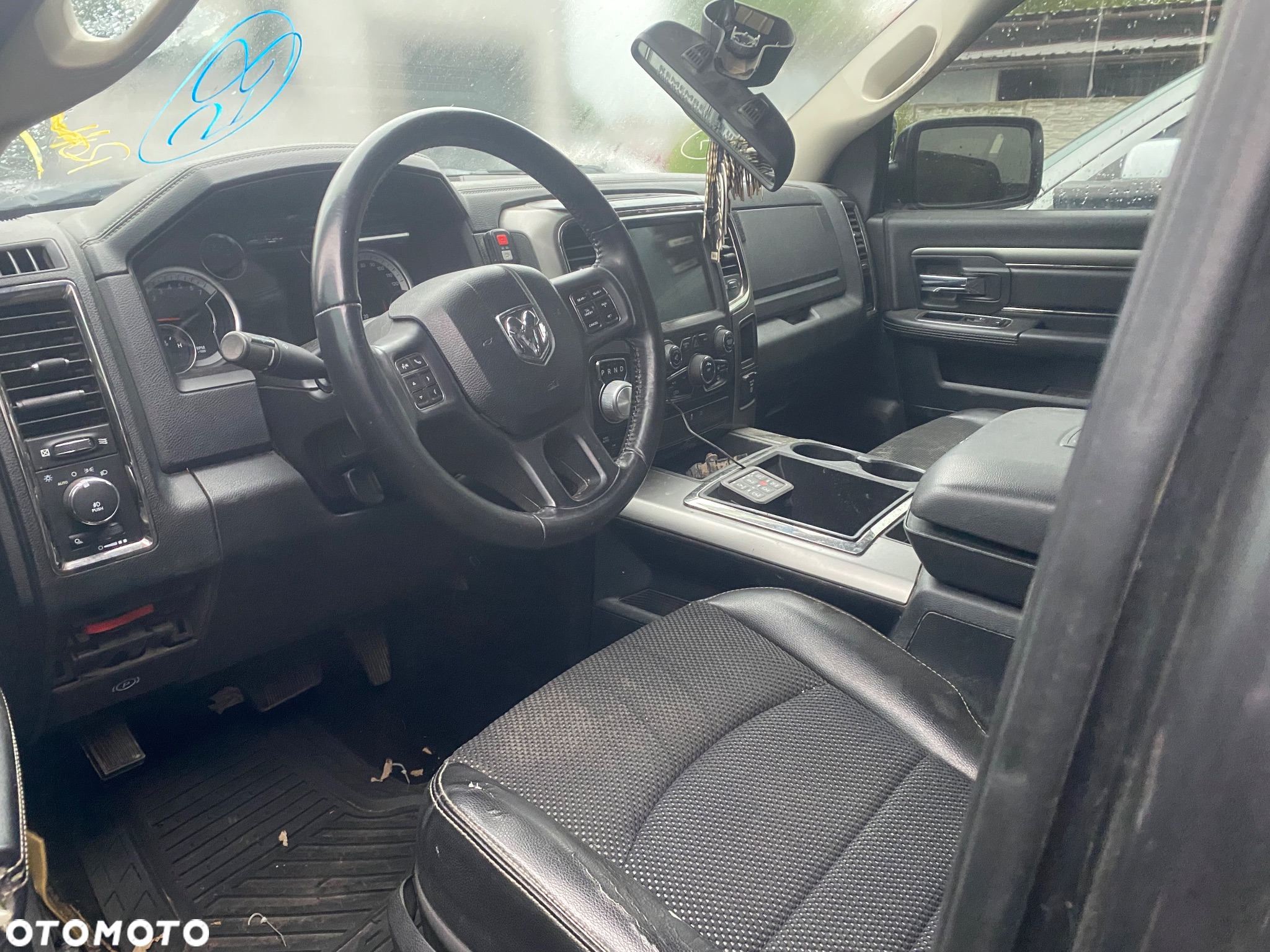 RAM 1500 5.7 Crew Cab Laramie - 10