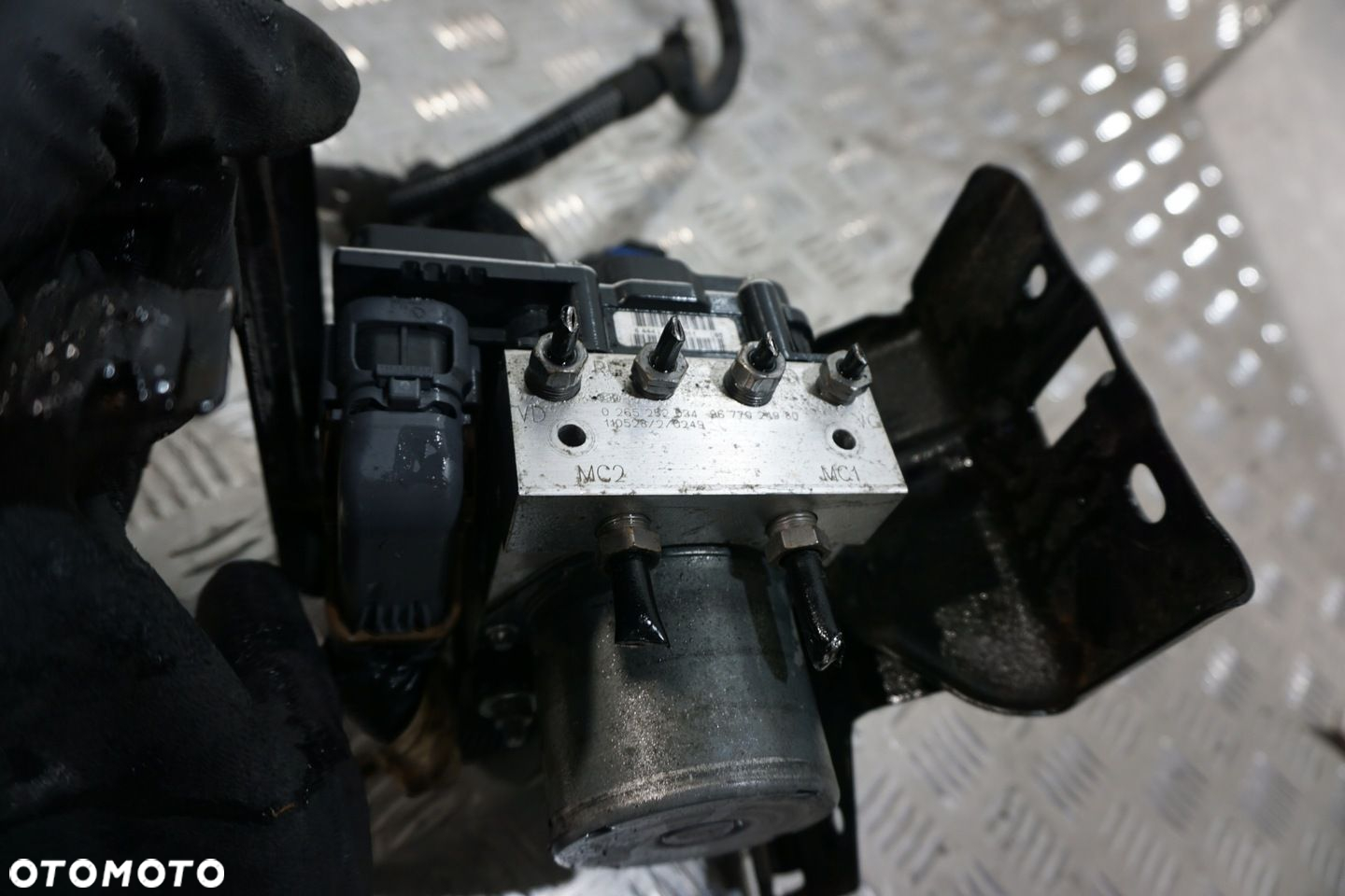 POMPA ABS WTYCZKA WIĄZKA 1,4 16V CITROEN C4 II 10-18 - 6