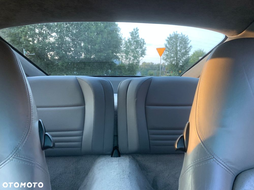 Porsche 911 Carrera - 13