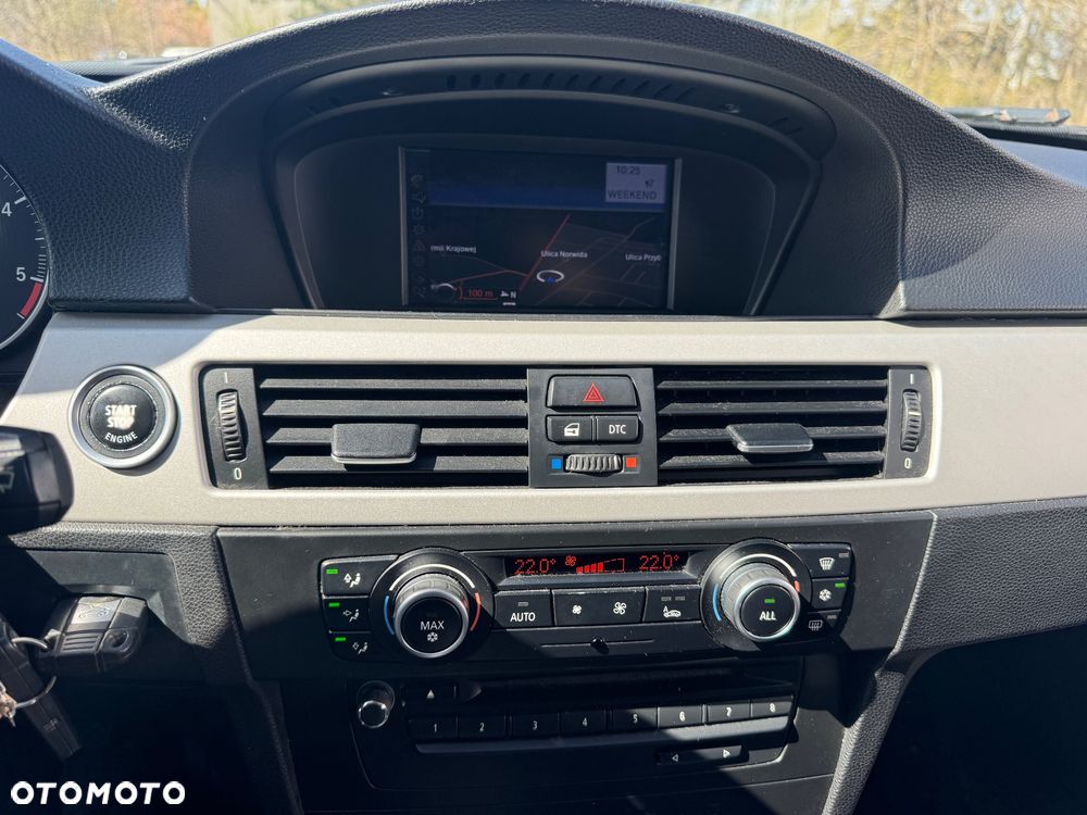 BMW Seria 3 318d DPF Edition Sport - 15