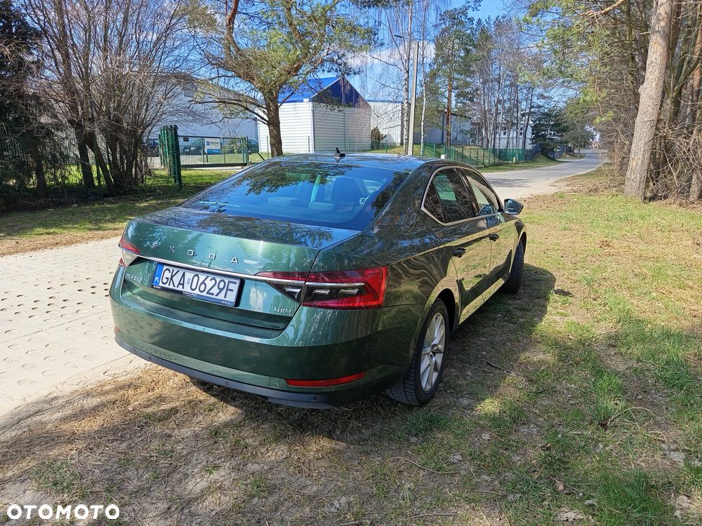 Skoda Superb 2.0 TDI SCR 4x4 Style DSG - 4