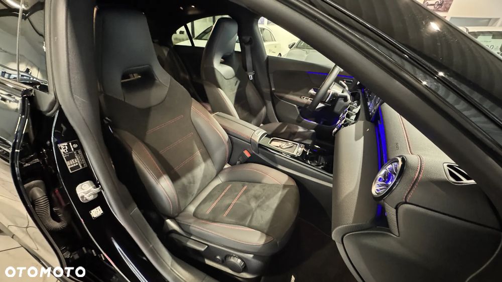 Mercedes-Benz CLA 200 AMG Line 7G-DCT - 31