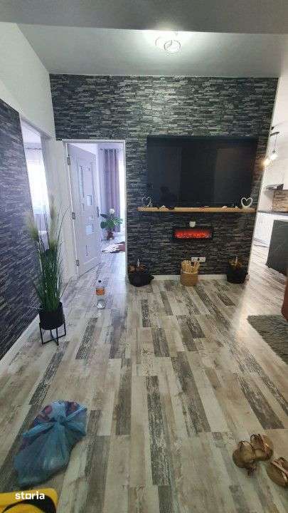 Apartament 3 camere , 65 mp utili , balcon , zona Sesul de Sus — fotografia 1