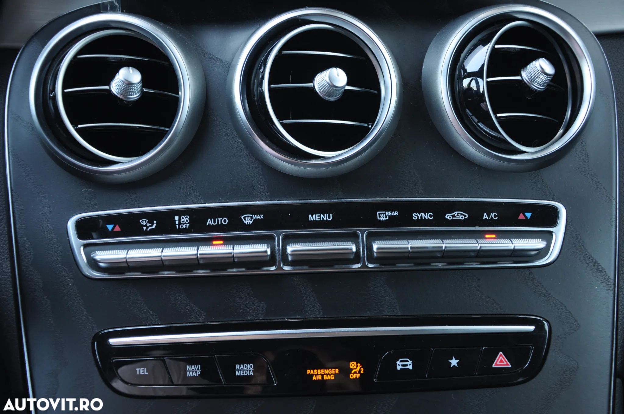 Mercedes-Benz GLC 300 d 4Matic 9G-TRONIC AMG Line Plus - 23