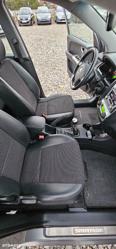 Kia Sportage 2.0 CRDI 4WD Cup - 12