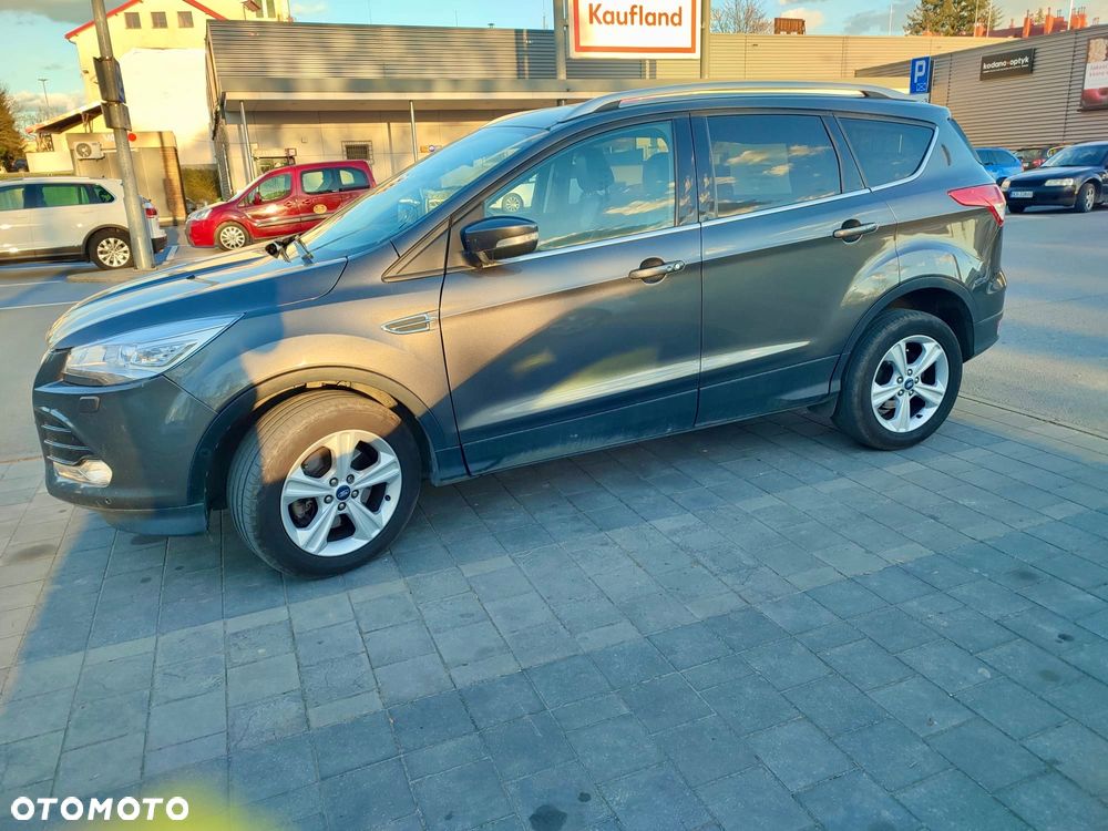 Ford Kuga 2.0 TDCi 2x4 Titanium - 14