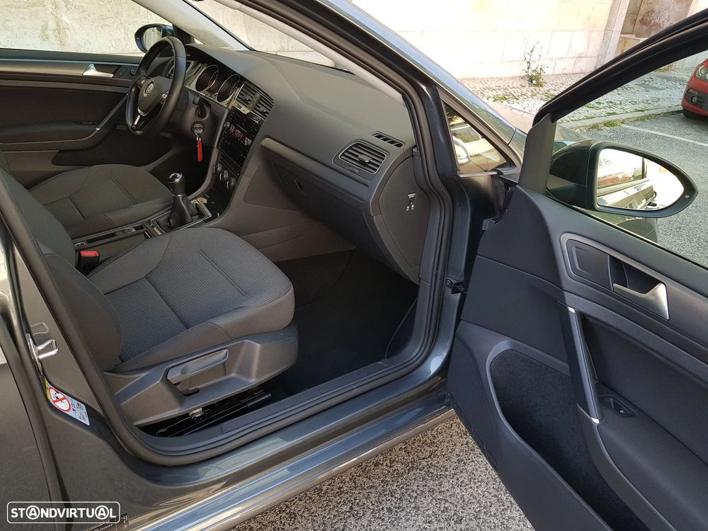 VW Golf Variant 1.6 TDi Confortline - 31