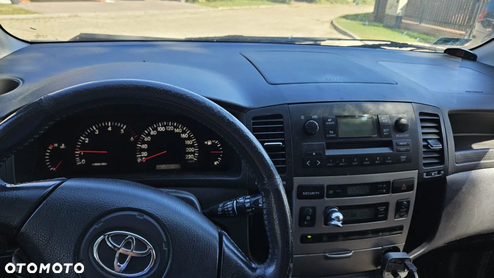 Toyota Corolla Verso 2.0 D-4D Sol - 37