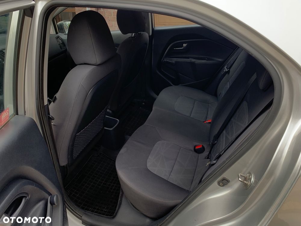 Kia Rio 1.4 M - 15