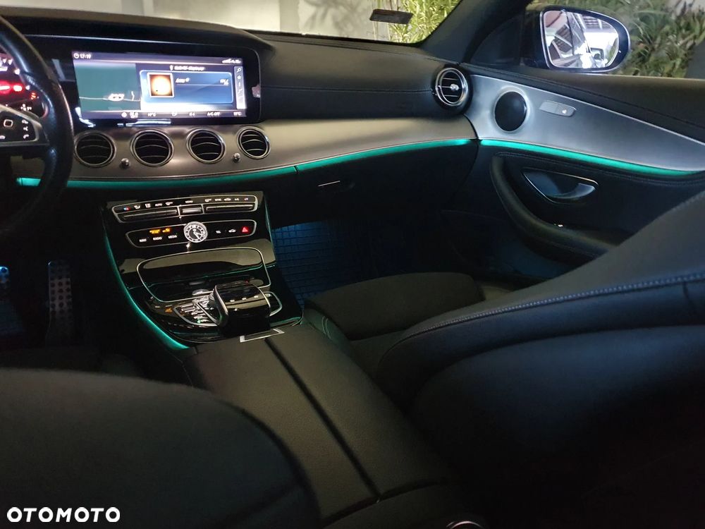 Mercedes-Benz Klasa E 220 d 9G-TRONIC AMG Line - 22