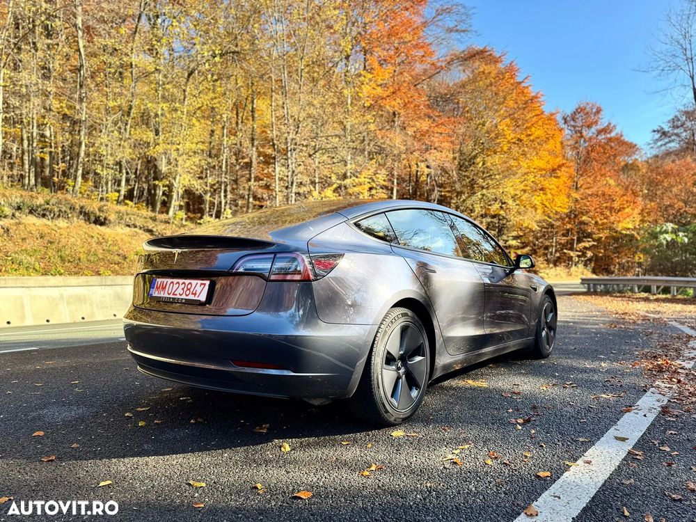 Tesla Model 3 Standard Reichweite Plus Hinterradantrieb - 2