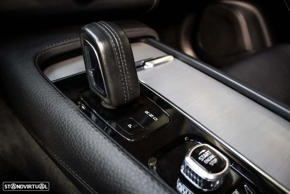 Volvo XC 90 B5 D AWD Geartronic Momentum Pro - 19