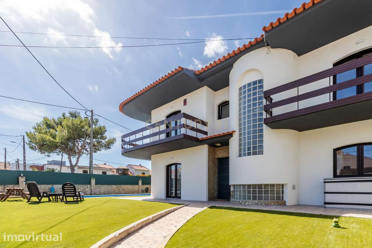 Moradia T4 renovada com piscina de água salgada na Marisol | Lote 500 - Grande imagem: 2/60