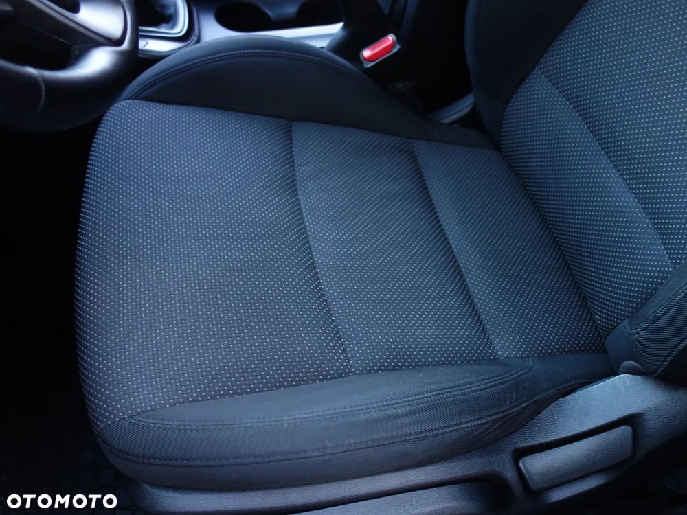 Kia Carens 1.7 CRDi Business Line - 28