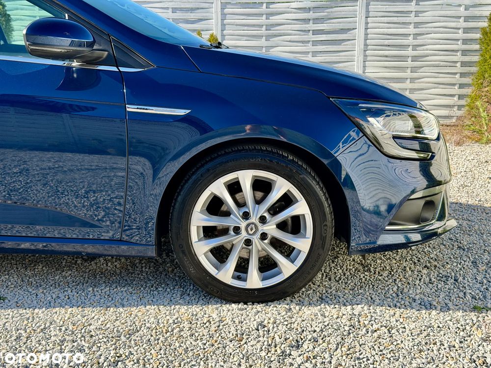 Renault Megane ENERGY TCe 130 EDC BOSE EDITION - 32