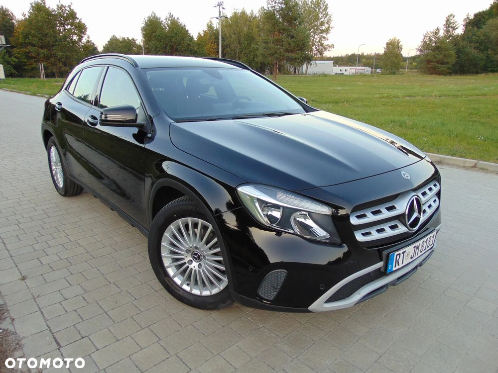 Mercedes-Benz GLA 180 UrbanStyle Edition - 27