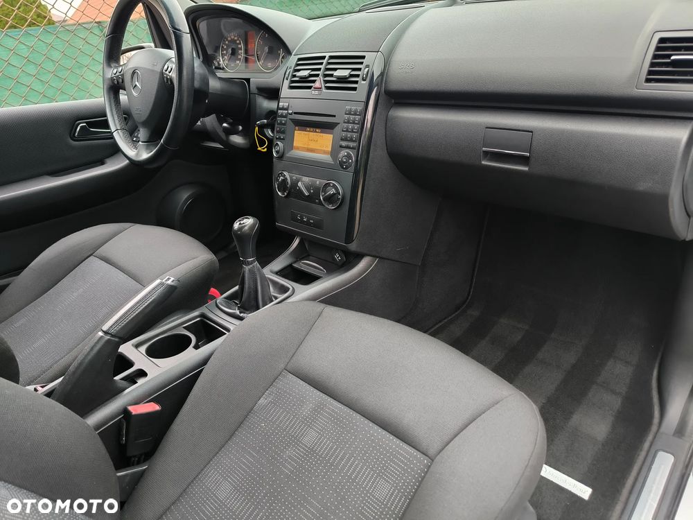 Mercedes-Benz Klasa A 160 BlueEFFICIENCY - 23