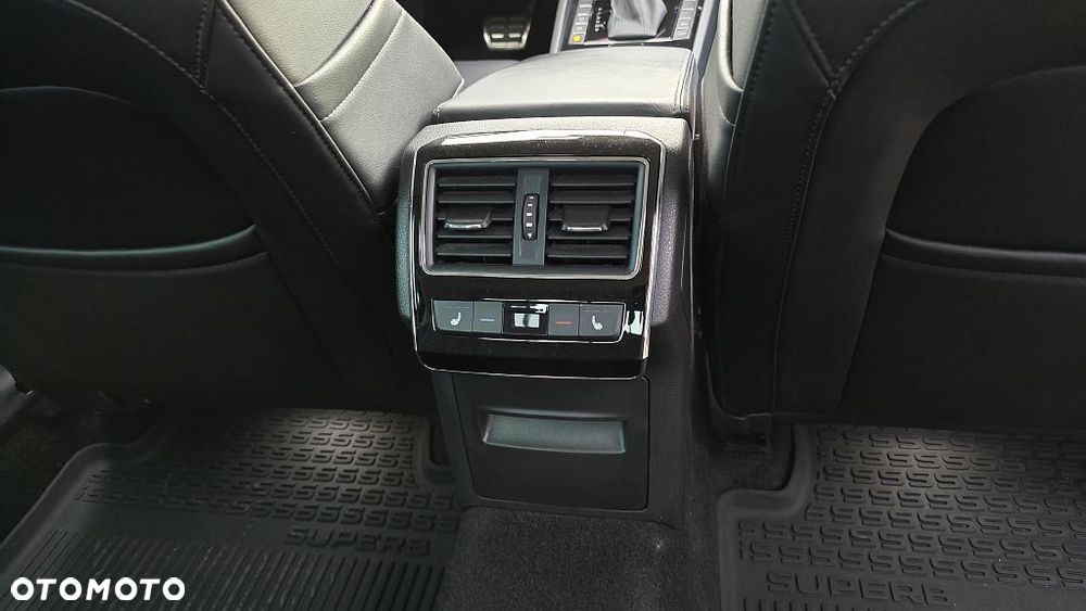 Skoda Superb 2.0 TDI SCR L&K DSG - 26