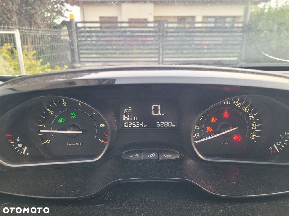 Peugeot 208 1.2 PureTech Style - 7