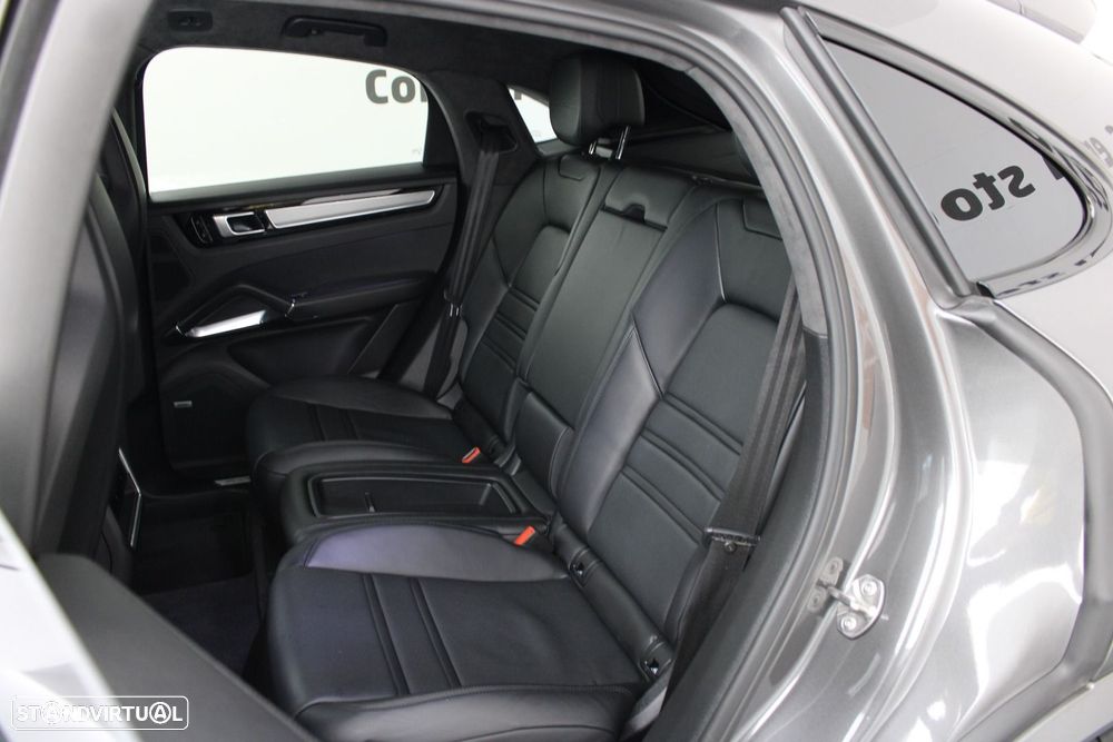 Porsche Cayenne Coupé Turbo S E-Hybrid - 42