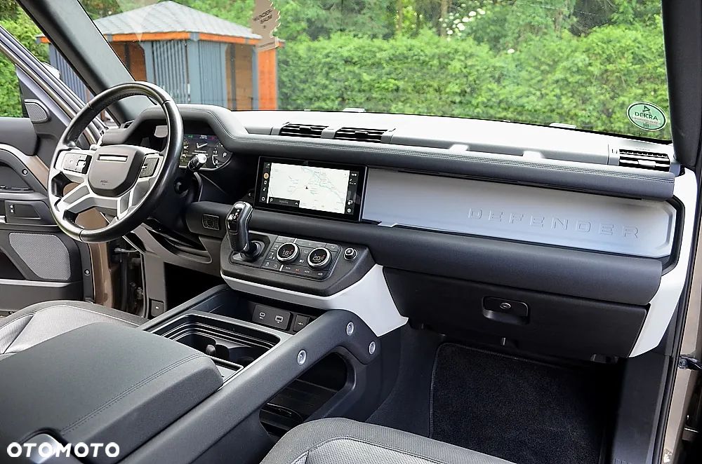 Land Rover Defender 2.0 D240 S - 18