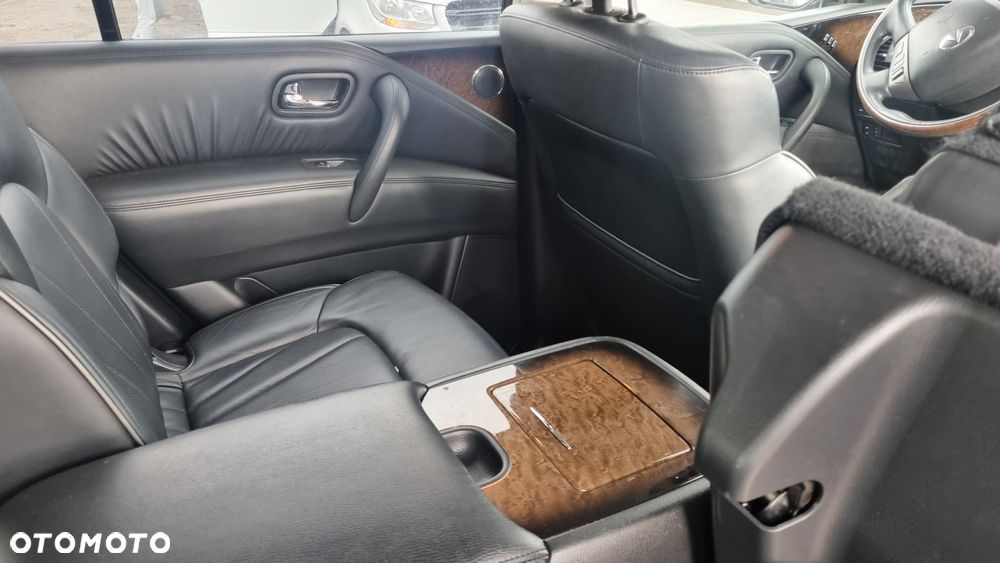 Infiniti QX80 - 30