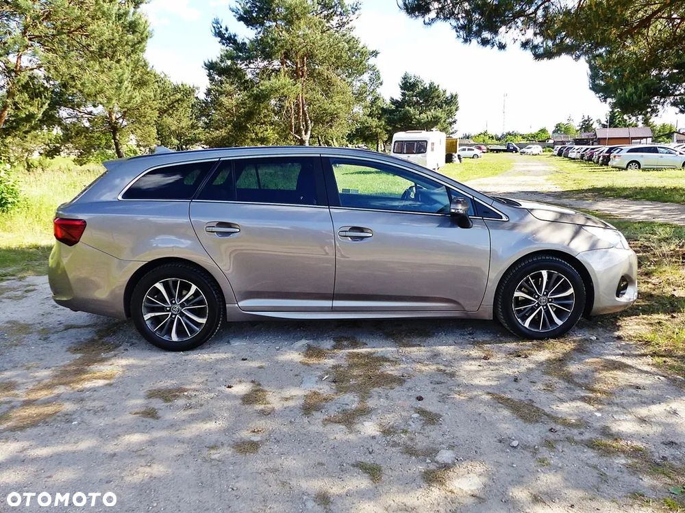 Toyota Avensis 2.0 D-4D Premium - 7