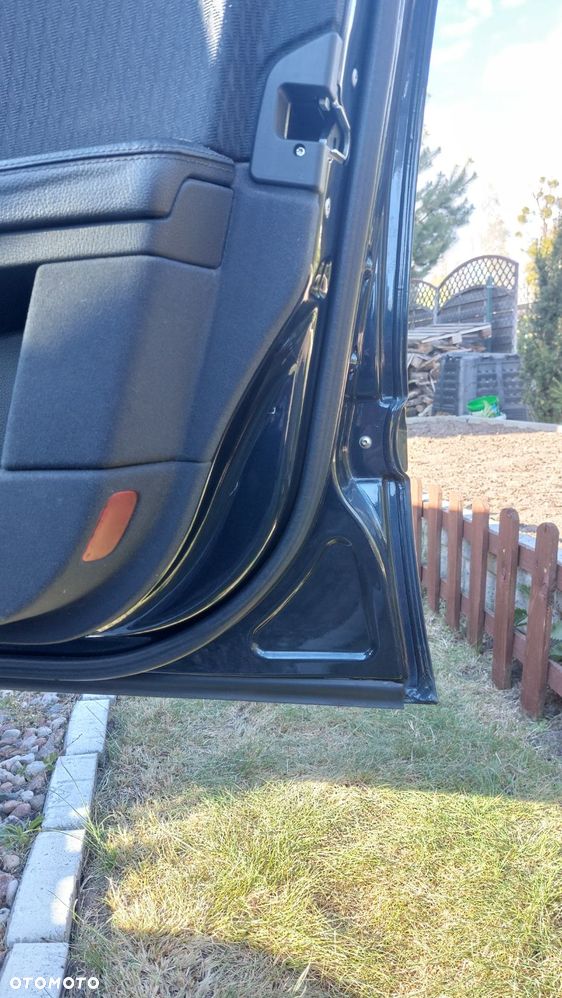 Mercedes-Benz Klasa E 240 Elegance - 17