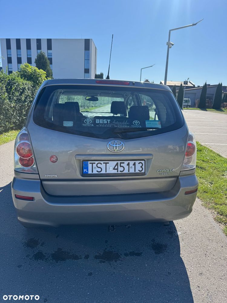 Toyota Corolla Verso 2.0 D-4D Prestige - 6