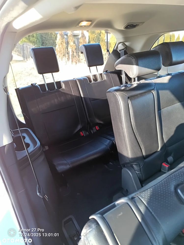 Mitsubishi Outlander - 13