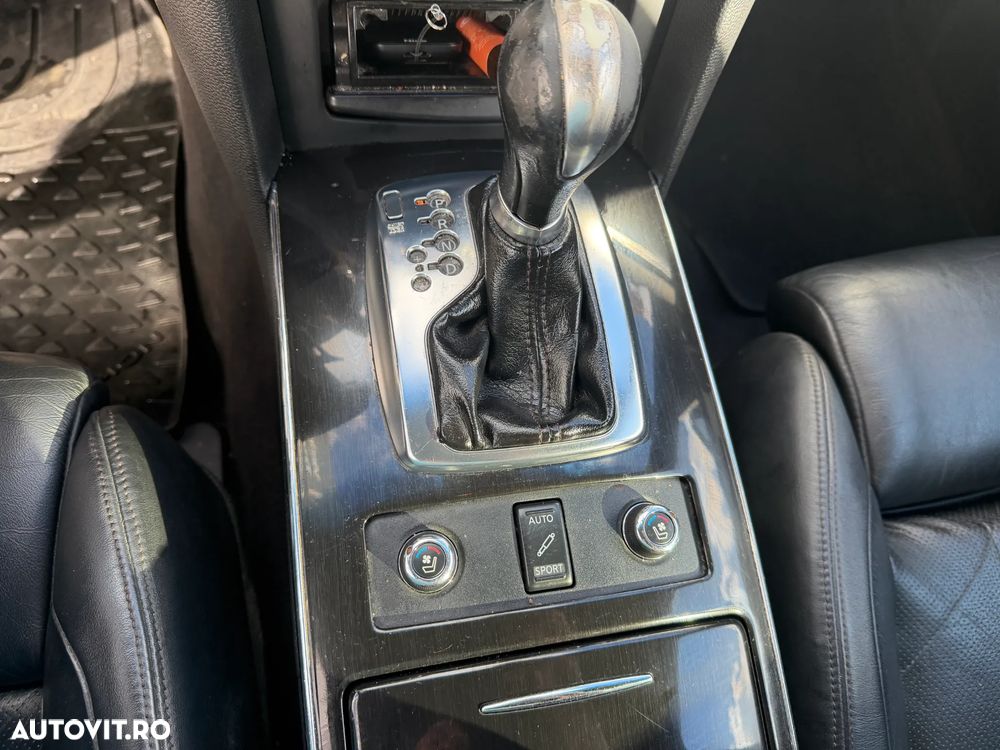 Infiniti FX 30 FX30d 3.0d V6 S AWD - 17