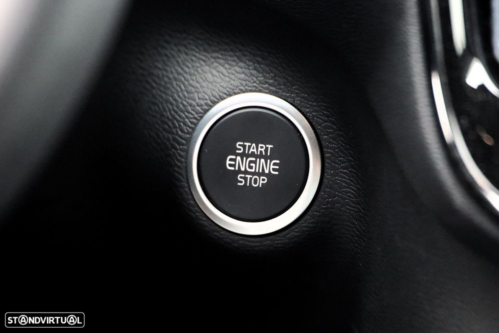 Volvo XC 40 2.0 B3 Plus Dark - 18