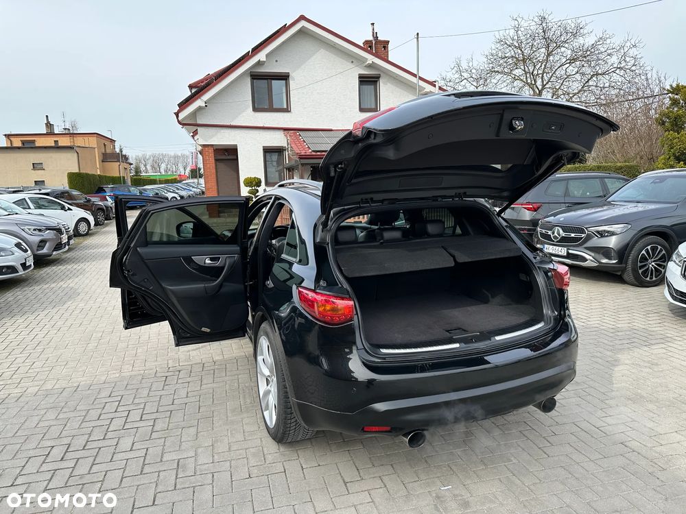 Infiniti FX - 28