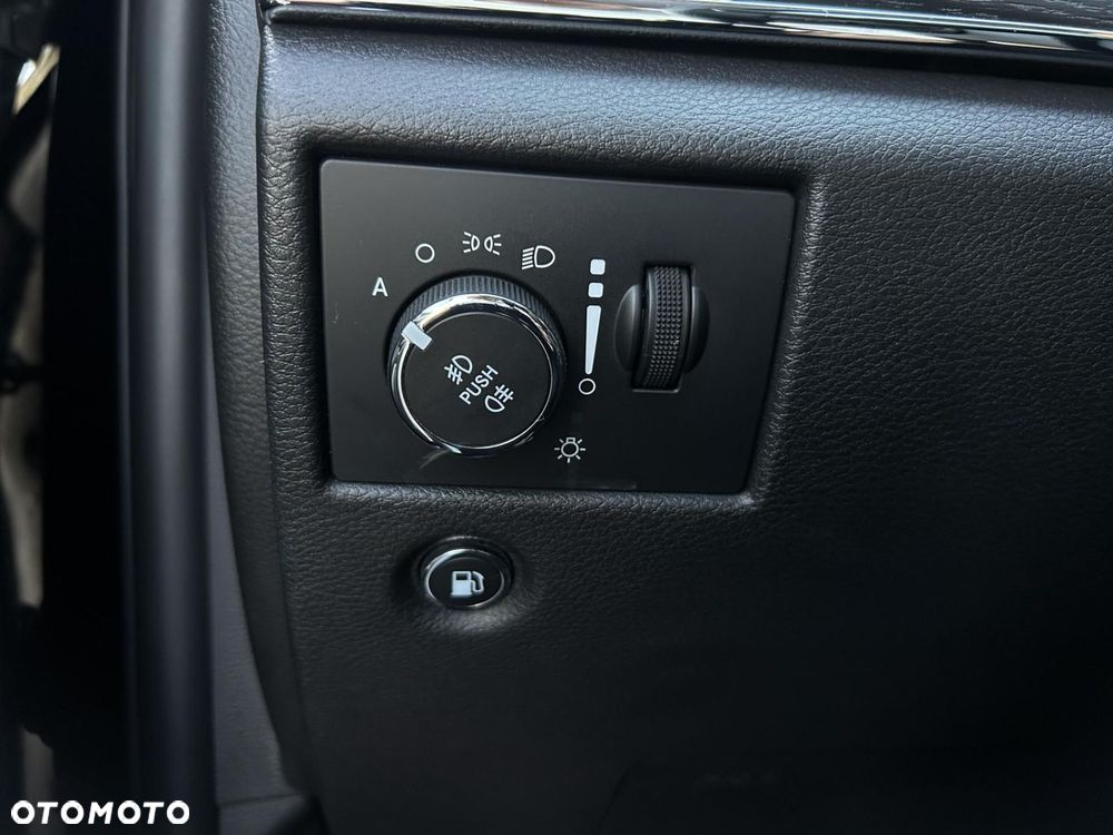 Jeep Grand Cherokee - 25