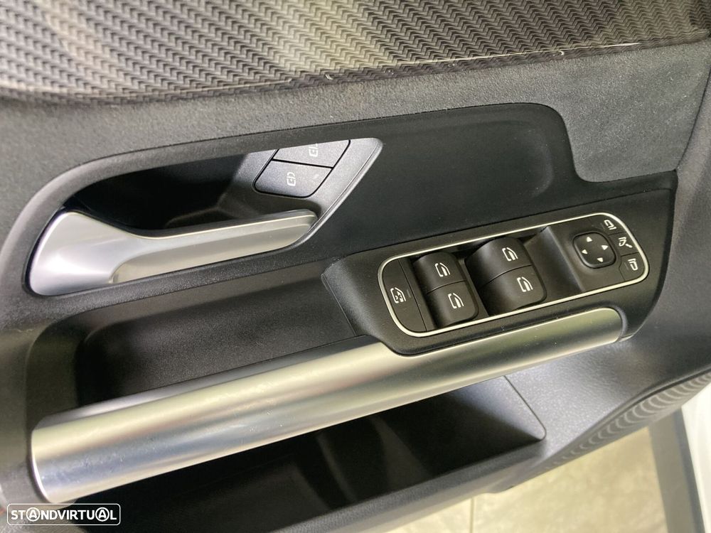 Mercedes-Benz GLA 180 d AMG Line - 14