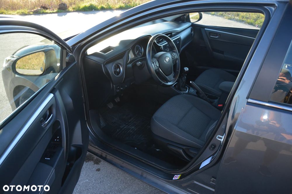 Toyota Corolla 1.6 Classic Plus - 3