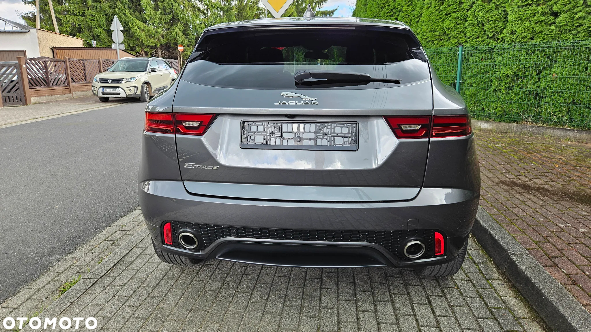 Jaguar E-Pace 2.0 i4D FWD R-Dynamic S - 7
