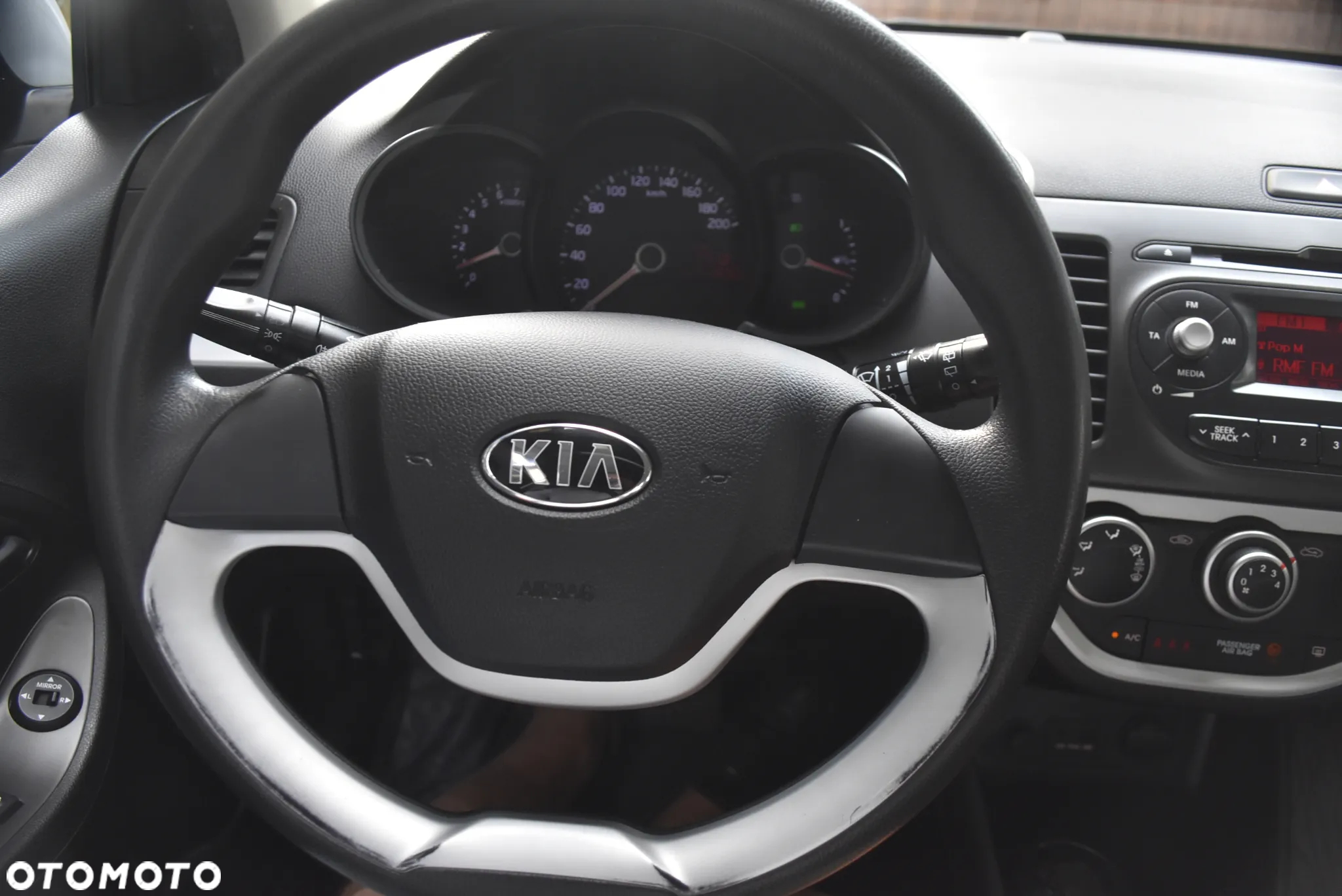 Kia Picanto 1.0 L - 16