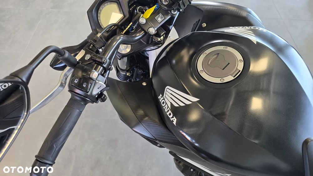Honda CB - 16