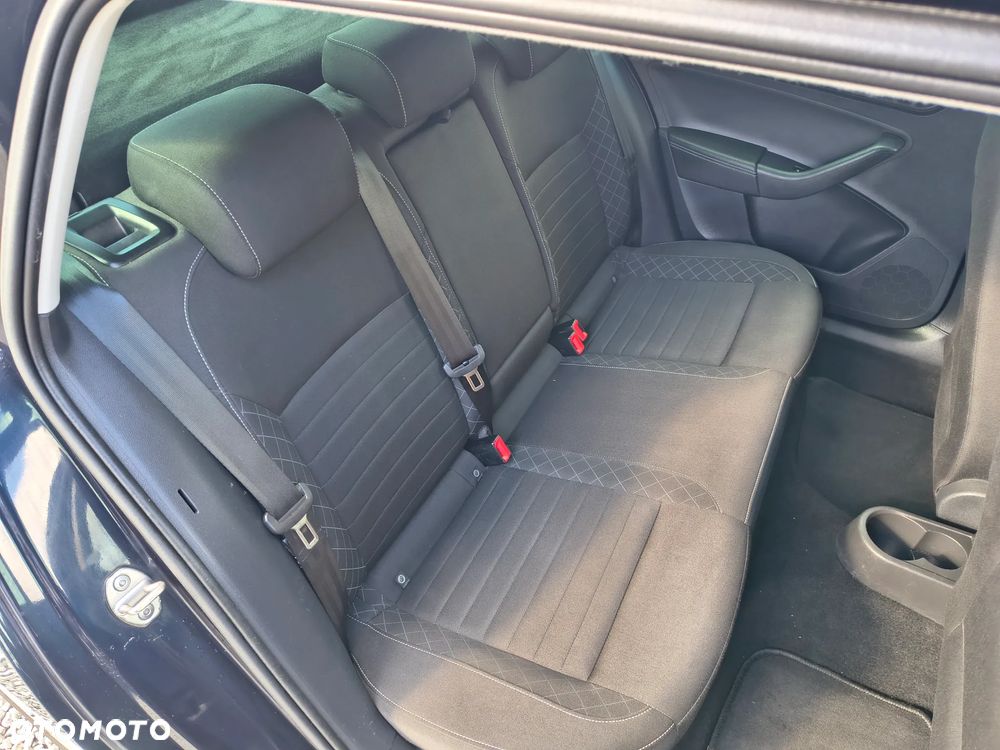 Skoda RAPID 1.0 TSI Style - 29