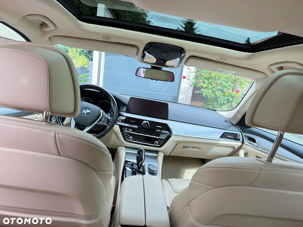 BMW Seria 5 525d Sport Line - 22