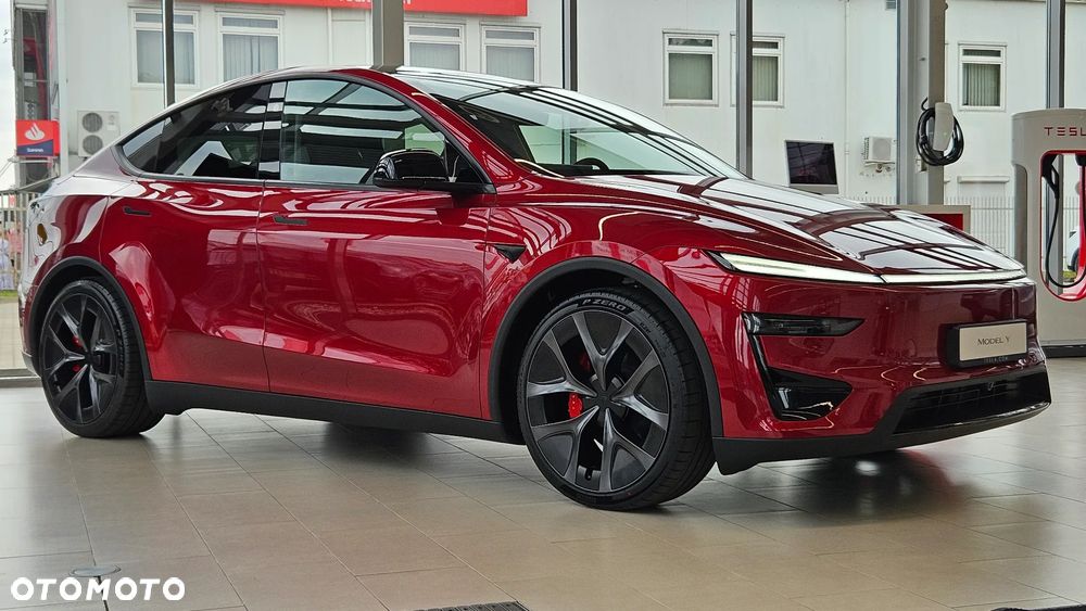 Tesla Model Y - 2