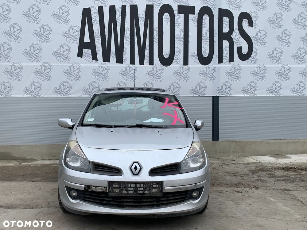 RENAULT CLIO 2005 *SAMOCHÓD NA CZĘŚCI* 2633 MASKA, LAMPA, DRZWI, LUSTERKO, ZDERZAK, GRILL, BŁOTNIK, KLAPA, BELKA, DESKA, FOTELE, KANAPA, ĆWIARTKA, KIEROWNICA, TARCZE, ZACISKI, ZAWIESZENIE, KOMPLETNY PRZÓD, KOMPLETNY TYŁ, LICZNIK, ZEGARY, PRAWE LEWE PRZÓD TYŁ - 4
